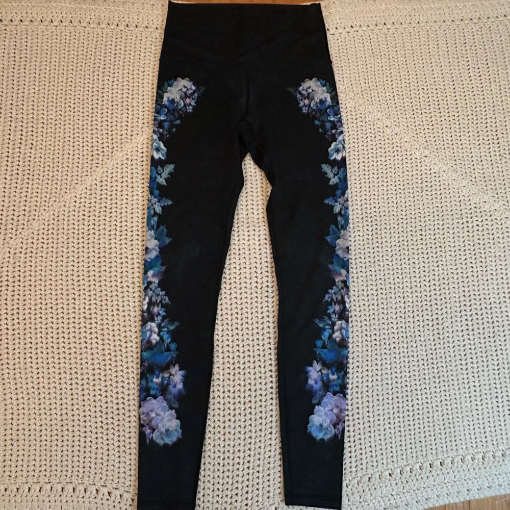 Ivivva blue Floral Black Leggings